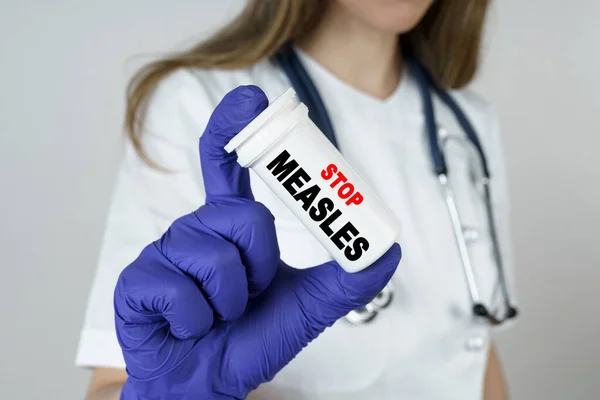 Conceito Medicina Saúde Médico Segura Medicamento Suas Mãos Que Diz — Fotografia de Stock