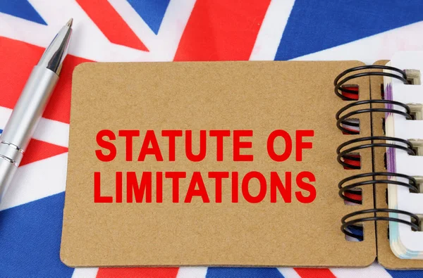 Právo Spravedlnost Pozadí Vlajky Velké Británie Leží Zápisník Nápisem Statute — Stock fotografie