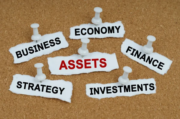 Business Concept Table Pieces Paper Inscriptions Business Economics Finance Assets — Stock Photo, Image