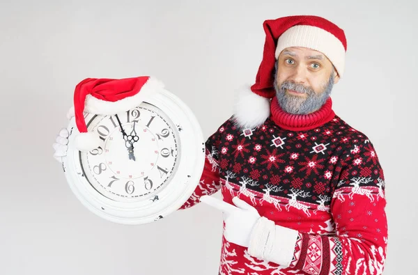 Concept Vacances Noël Père Noël Pointe Vers Horloge Avant Noël — Photo