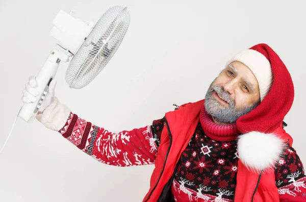 Jul Och Nyårsidé Tomten Kyld Med Fläkt — Stockfoto