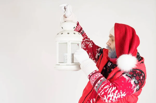 Nieuwjaar Kerstmis Concept Kerstman Houdt Een Lantaarn Zijn Handen — Stockfoto