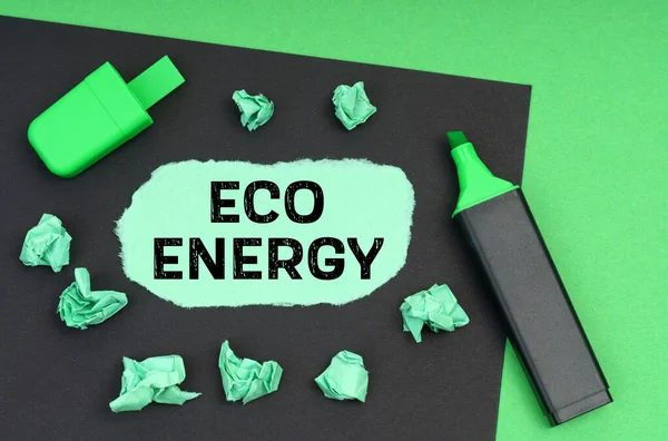 生態学の概念 緑の背景には マーカー 黒いシートと碑文と引裂かれた紙 エコエネルギー — ストック写真