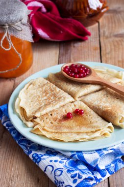 Geleneksel Rus ince blini