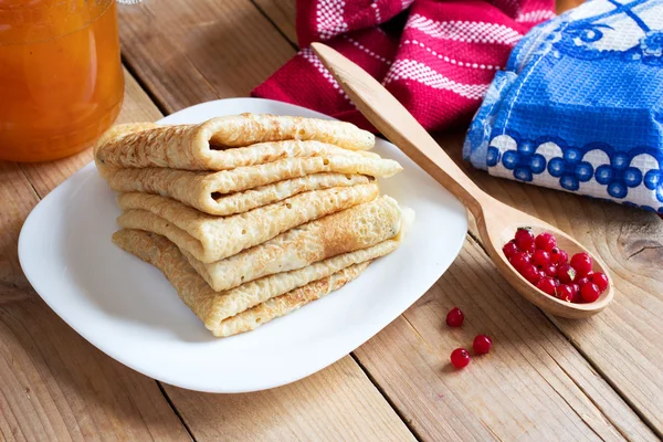 Blini sottili russi tradizionali — Foto Stock