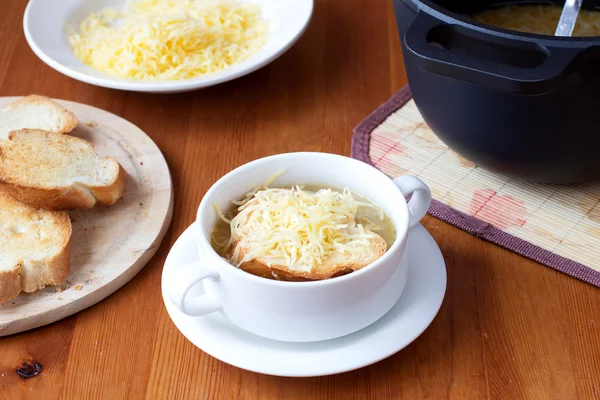 Traditional French onion soup — Stock Photo, Image