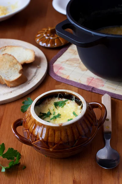 Traditional French onion soup — Stock Photo, Image