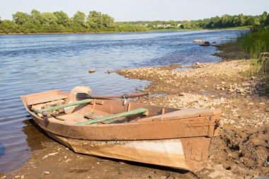 Riverside, eski ahşap tekne