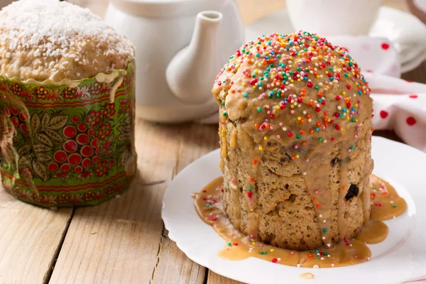 Traditional Easter bread - kulich with raisins and poppy seeds — Stock Photo, Image