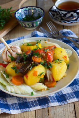 Vegan yorum-in Özbek sebze güveç - dimlama