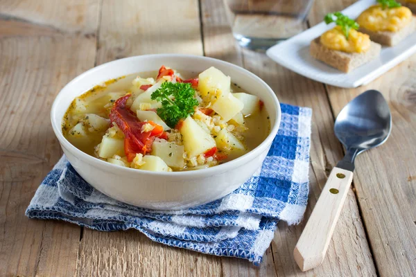 Veggie soup with lentils and bulgur — Stock Photo, Image