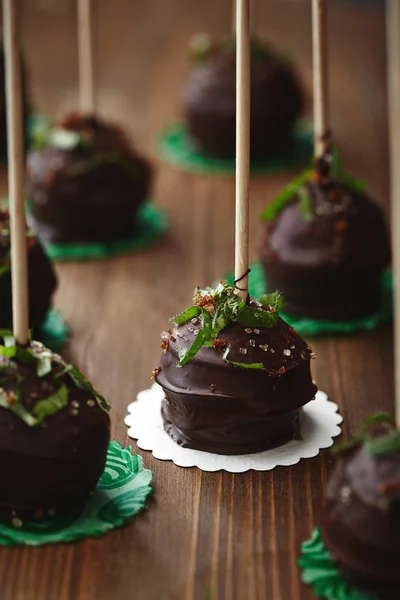 Torta pop in glassa di cioccolato — Foto Stock