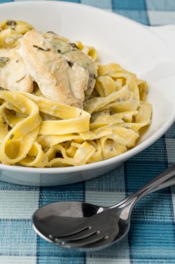 makarna ile tavuk fileto