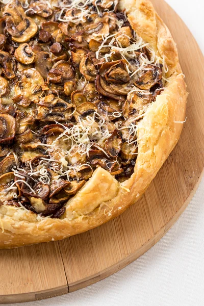 Delicious mushroom pizza on cutting board — Stock Photo, Image