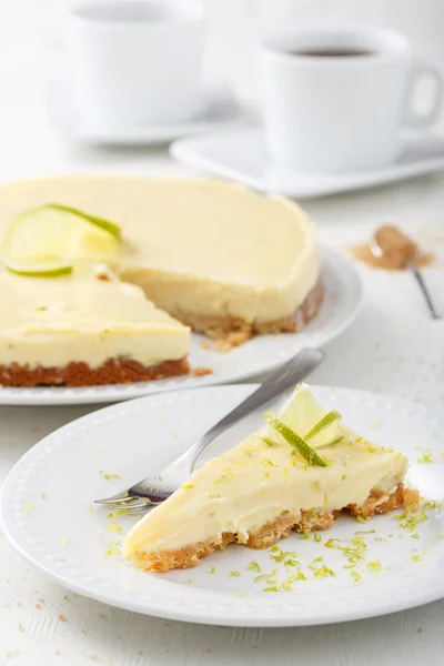 Cheesecake met kalk — Stockfoto