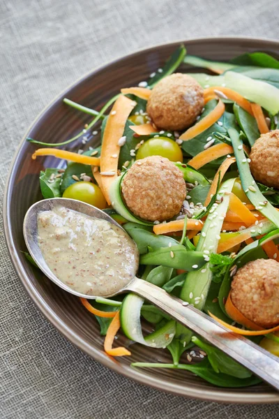 Meatballs with shoestring vegetables — Stock Photo, Image