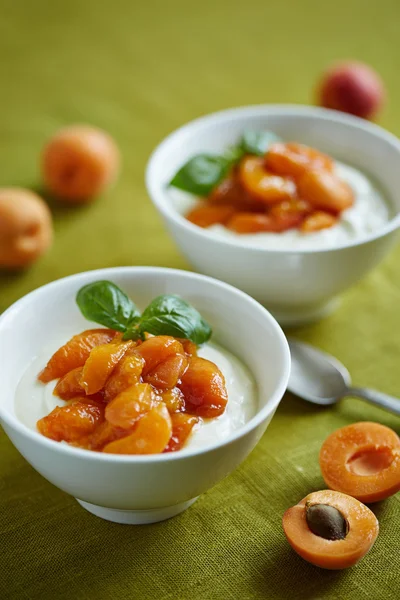 Baked nectarine rounds — Stock Photo, Image