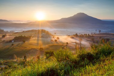 Puslu sabah gündoğumu Khao Takhian STK View Point Khao-kho
