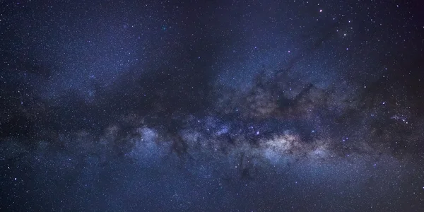 パノラマ天の川銀河、長時間露光写真は、粒 — ストック写真