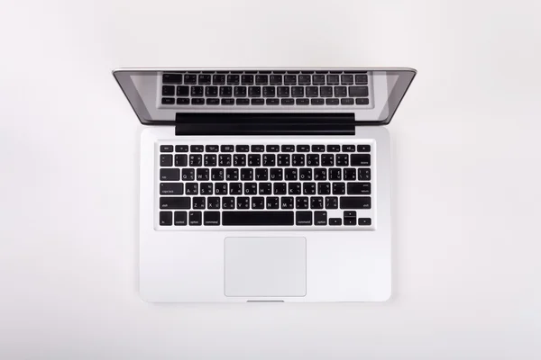 Рабочее пространство ноутбука или ноутбука с видом сверху — стоковое фото