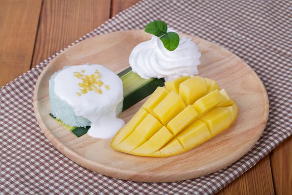 Dessert sweet sticky rice with mango coconut milk — Stock Photo, Image