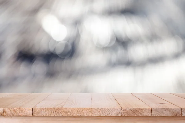 Piano del tavolo in legno marrone su sfondo bianco astratto bokeh - può essere — Foto Stock