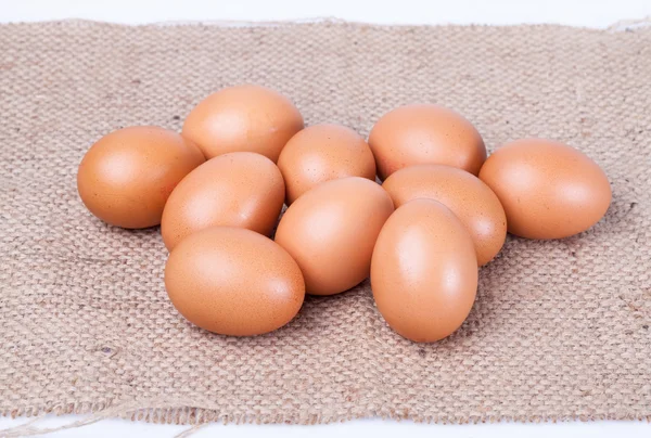 Eieren op bruine zak — Stockfoto