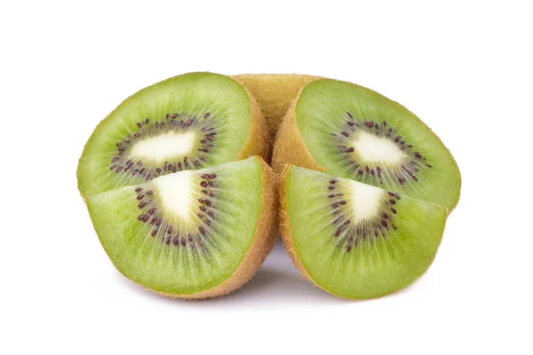 Geschnittene Kiwi-Früchte isoliert an Pfingsten — Stockfoto