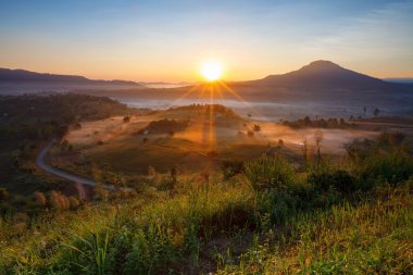 Puslu sabah ve Khao Takhian STK View Point Khao-kho, evde 