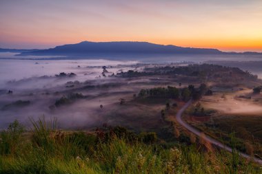 Puslu sabah gündoğumu Khao Takhian STK View Point Khao-kho