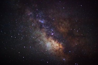 bir gece gökyüzü üzerinde güzel milkyway