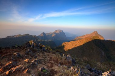 Doi Luang Chiang Dao 'da manzara gündoğumu, yüksek dağ 