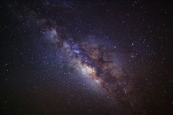 Galassia della via lattea, fotografia a lunga esposizione, con grano — Foto Stock