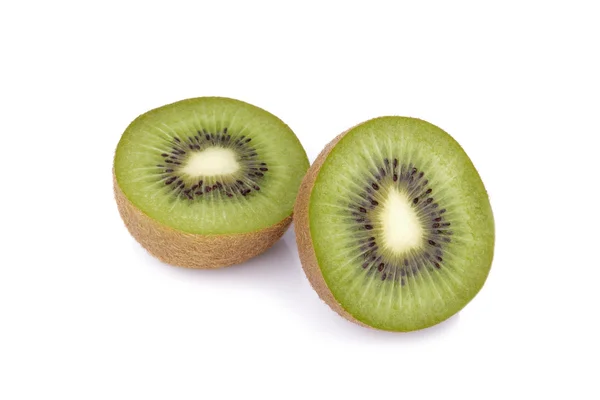 Geschnittene Kiwi-Früchte isoliert auf weißem Hintergrund — Stockfoto