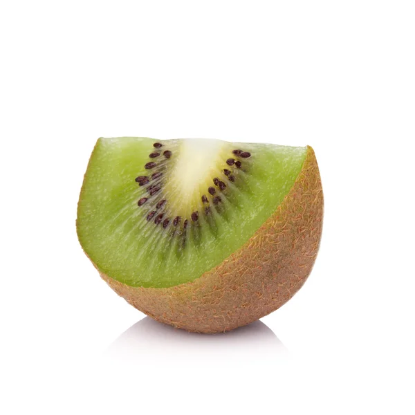 Felii de fructe kiwi izolate pe fundal alb — Fotografie, imagine de stoc