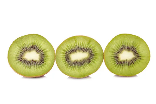 Fructe tăiate kiwi izolate pe backgroun alb — Fotografie, imagine de stoc
