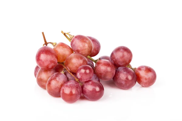 Червоний виноград ізольований на білому фоні — стокове фото