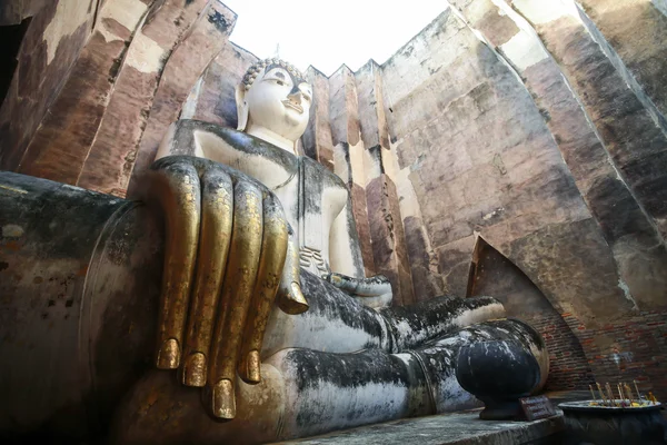 Phra Achana a Wat Si Chum nel parco storico di Sukhothai, Thailandia — Foto Stock