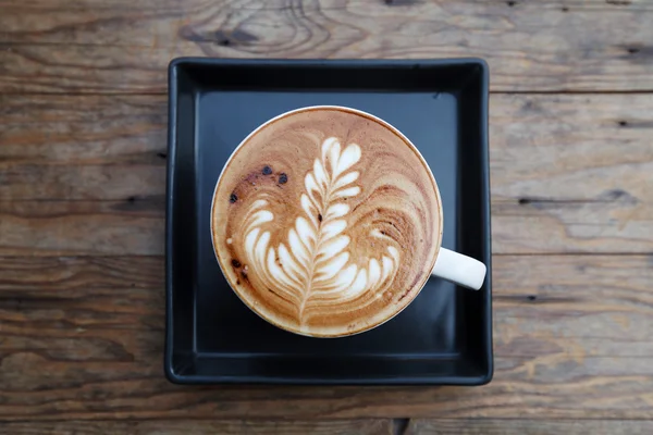 Von oben, eine Tasse Kaffee-Mokka auf Holz — Stockfoto