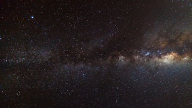 bir gece gökyüzü üzerinde güzel milkyway