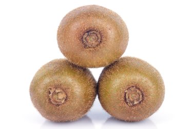 kivi meyvesi beyaz üzerine izole