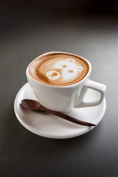 Cup of latte coffee like face bear — Stock Photo, Image