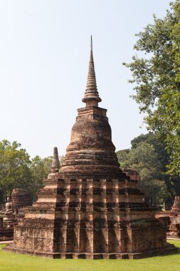 Sukhothai Tarih Parkı. Budist tapınağı Sukhothai içinde Merhaba Harabeleri