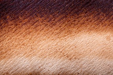 Kahve arka planda emilmiş.