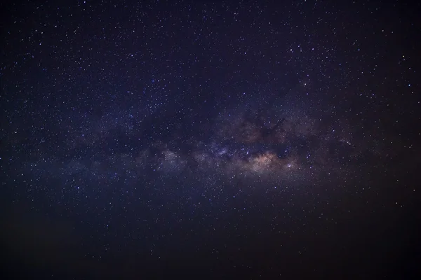 A galáxia Panorama Via Láctea, fotografia de longa exposição, com grãos — Fotografia de Stock