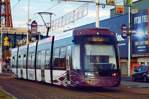 Blackpool Ηνωμένο Βασίλειο Δεκεμβρίου 2020 Ένα Τραμ Bombardier Στην Παραλία — Φωτογραφία Αρχείου