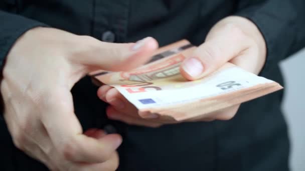 Banknotların yeniden sayımı. Kapat. — Stok video