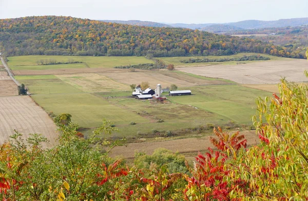 Distance View Farm Surrounded Striking Color Fall Foliage Wyalusing Pennsylvania — Stock Photo, Image