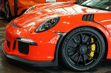 Wilmington, Delaware, ABD - 6 Ekim 2019 - Parlak kırmızı bir Porsche 911 GT3 RS Coupe spor otomobilinin yan görüntüsü