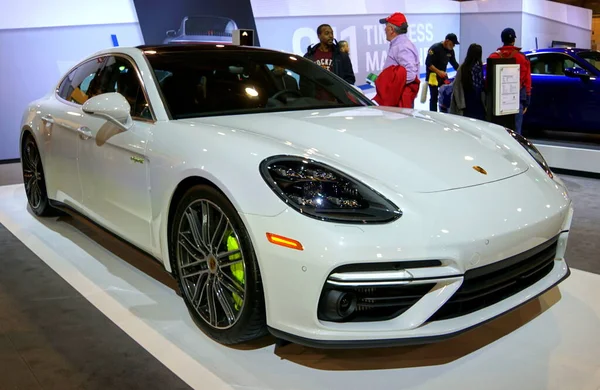 Philadelphia Pennsylvania Usa Febbraio 2019 Una Porsche Panamera Turbo Hybrid — Foto Stock